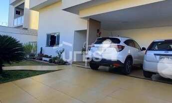 Imagem 5: Casa de Rua - Casa 3 quartos, sendo 3 suítes