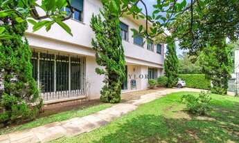 Imagem 4: Muita sofisticação no Jardim América, casa bem conservada, próximo a Praça Adolpho Bloch!