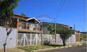 Imagem 2: Excelente casa com 3 dormitórios, piscina e vista privilegiada, no Jardim Botânico em São