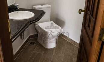 Imagem 2: Mansão - Condomínio Jardim das Colinas - 5 Dormitórios - suíte com lareira/ Piscina Priva