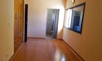 Imagem 5: Sobrado com 419 m², 5 quartos, 3 suítes, 4 vagas, galpão, varanda - Aceita Permuta - Metrô