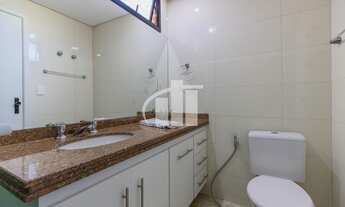 Imagem 5: Apartamento com 124m² repleto de armários planejados, 4 dormitórios sendo 1 suíte com clos