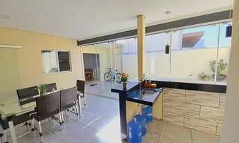 Imagem 3: Casa de condomínio térrea para venda possui 137 metros quadrados com 3 quartos