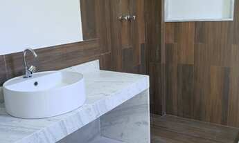 Imagem 6: RECREIO - RUA DR CRESPO/ EXCELENTE CASA COM 3 SUÍTES + SÓTÃO COM BANHEIRO.AMPLA SALA. 245M