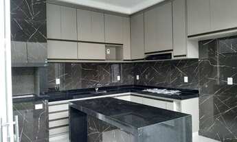 Imagem 2: Casa de condomínio para venda possui 134 metros quadrados com 3 quartos