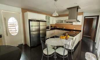 Imagem 6: CASA com 4 dormitórios à venda por R$ 1.480.000,00 no bairro Santa Cândida - CURITIBA / PR