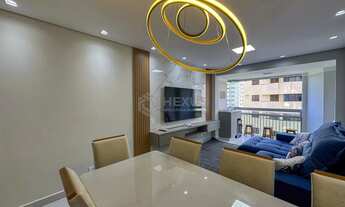 Imagem 3: Apartamento reformado com varanda gourmet na quadra-mar da Praia das Pitangueiras, Guaruja