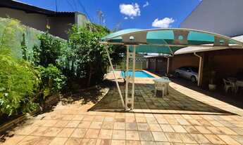 Imagem 6: Casa a venda com piscina e 3 quartos na Avenida Paul Harris, Zona Leste de Londrina