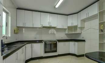 Imagem 6: Sobrado para venda possui 215 metros quadrados com 2 quartos em Boa Vista - Curitiba - PR