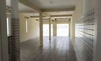 Imagem: CASA NO CENTRO COMERCIAL