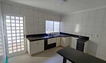 Imagem 7: Casa estilo sobrado residencial disponível para locação e venda no bairro Alto Umuarama em