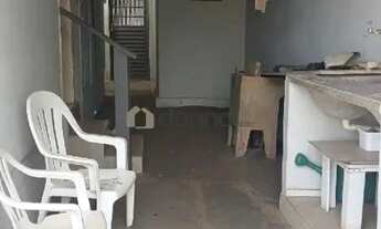 Imagem 3: Terreno de Esquina com Duas Casas Oportunidade de Investimento