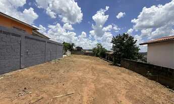 Imagem 2: Casa com Terreno Grande e Murado - Ideal para Oficina, Funilaria ou Lava Rápido