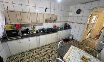 Imagem 6: Aluga-se PARTE SUPERIOR de terraço com 4 Quartos (1 Suíte), Semi-Mobiliada e 2 Cozinhas