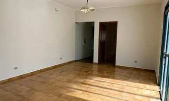 Imagem 7: CASA ÓTIMA ! CENTRO - TERRENO 500M², CONST. 277 M², 03 QUARTOS,SUÍTE, HIDRO, QUINTAL - MI