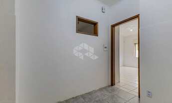 Imagem 6: Três dormitórios no bairro cristal com pátio, churrasqueira e garagem fechada