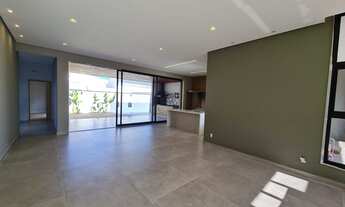 Imagem 3: Casa de condomínio térrea para venda possui 214 metros quadrados com 3 quartos