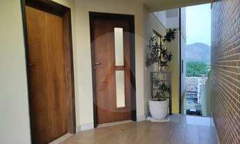 Imagem 4: Imobiliária Agatê Imóveis vende Excelente Casa Triplex de 210m² Itaipu - Niterói por 900 m