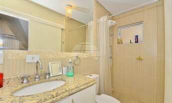 Imagem 2: Sobrado para venda com 3 dormitórios no bairro Guabirotuba