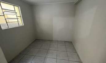 Imagem 6: Alugo casa com 1 quarto de fundos 17 Oeste