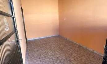 Imagem 4: Alugo kitnet com 2 quartos no setor Viégas, próximo ao ginásio de esportes. Luzia?nia/GO