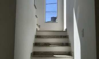 Imagem 3: Casa de condomínio sobrado para venda possui 210 metros quadrados com 4 quartos