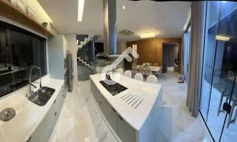 Imagem 3: ALPHAVILLE, Litoral Norte. Duplex ALTO PADRÃO composta de 4 suítes sendo 1 suíte térrea, p