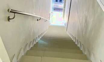 Imagem 2: Sala com aproximadamente 22m², próximo a Praia dos Cavaleiros em Macaé por R$1.500,00