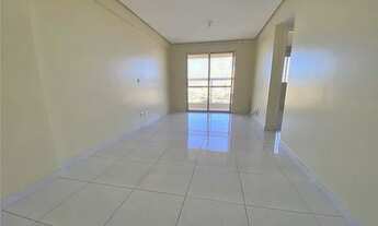 Imagem 3: Apartamento de 2 quartos com varanda e lazer no centro urbano