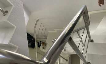 Imagem 7: Casa de condomínio para venda possui 280 metros quadrados com 4 quartos