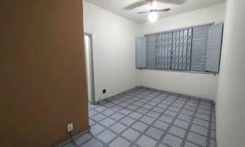 Imagem 3: Méier, apartamento térreo , próximo à Parmê, composto por sala, 2 quartos, copa