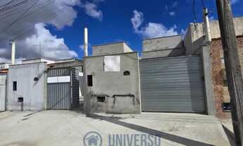 Imagem: Casa 2/4, com corredor lateral, Escritura