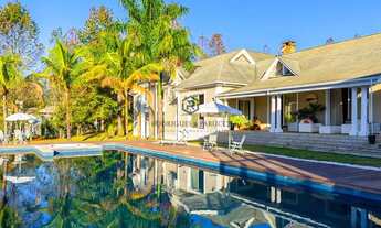 Imagem 2: Mansão de Luxo no Parque dos Manacás: 7 Suítes, Piscina Semiolímpica e Lago Privativo!