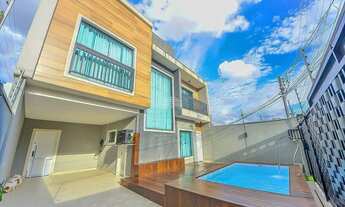 Imagem 3: Sobrado para venda possui 210 metros quadrados com 3 quartos em Boqueirão - Curitiba - PR