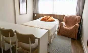 Imagem 2: Stúdio reformado e mobiliado com linda vista! Ótima rentabilidade mensal