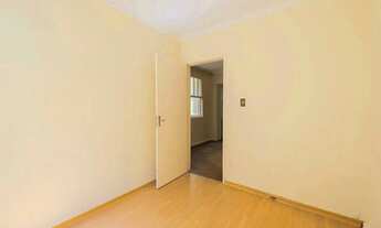 Imagem 6: Casa à venda no centro de Pelotas - com 109 m², 3 quartos, cozinha com armários, lareira e