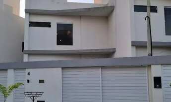 Imagem: Casa TRIPLEX - 200m2 ou 220m2 com 4 quartos