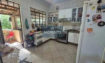 Imagem 4: Casa com 3 quartos sendo 2 suítes com 5 vagas de garagem no bairro Santa Terezinha