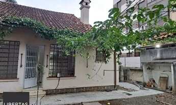 Imagem 3: Casa em Porto Alegre, no bairro São João, com 4 dormitório(s), à venda