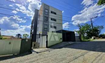 Imagem 2: Apartamento com 3 quartos, cozinha com armários, sacada com churrasqueira no bairro glória