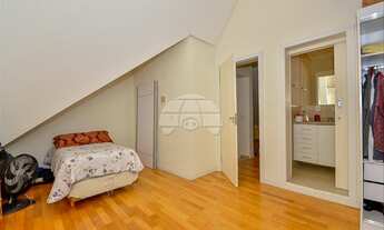 Imagem 7: Sobrado para venda com 3 dormitórios no bairro Guabirotuba