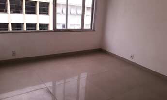 Imagem 7: Cobertura triplex para venda tem 450 metros quadrados com 7 quartos