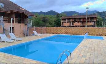 Imagem 2: Kitnet em condomínio com piscina, churrasqueira e salão de jogos a 2km da praia Maranduba