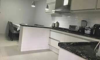 Imagem 2: Casa para venda possui 50 metros quadrados com 3 quartos em Jardim América - Taboão da Ser