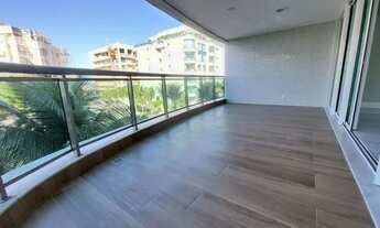 Imagem: Apartamento reformado com 4 suítes, dependência