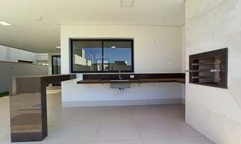 Imagem 6: Sobrado amplo de 4 quartos sendo 4 suítes e 4 vagas de garagem à venda nos Jardins Valênci