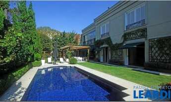 Imagem: SOBRADO - JARDIM LUZITÂNIA - SP