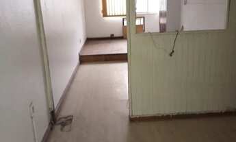 Imagem 2: Sala na praça Barão Drumond