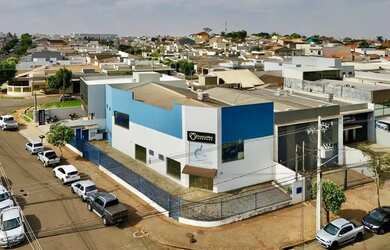 Imagem 3: Comercial para Venda em Londrina, Antares, 6 banheiros