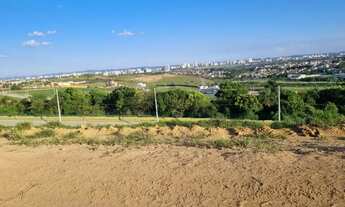 Imagem 2: Terrono para venda tem 330 metros quadrados